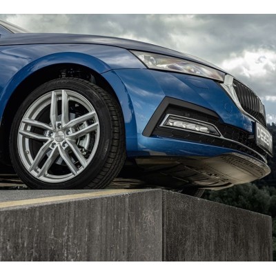 5/112 18X8 ET30 TR silver66.6 DEZENT ALU KERÉKTÁRCSA